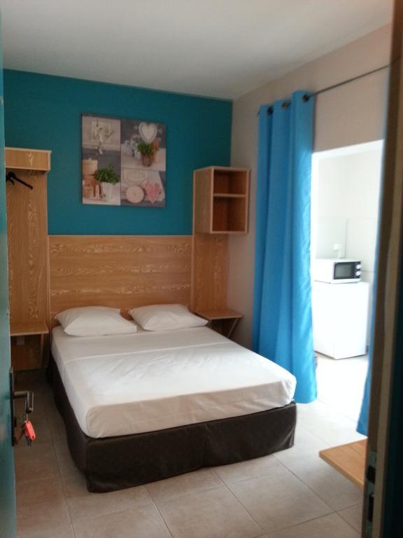 L'Annexe 66 , Saint Denis Centre Ville , A 200 M De La Rue Pietonne , Du Petit Marche Et Du Leader Price , Sur Une Rue Calme, Parking Gratuit Sur La Rue Bilik gambar