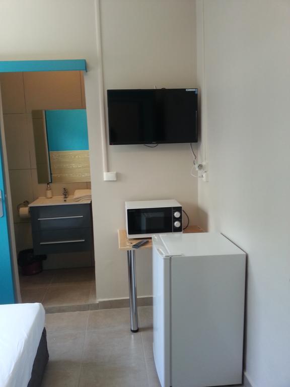 L'Annexe 66 , Saint Denis Centre Ville , A 200 M De La Rue Pietonne , Du Petit Marche Et Du Leader Price , Sur Une Rue Calme, Parking Gratuit Sur La Rue Bilik gambar