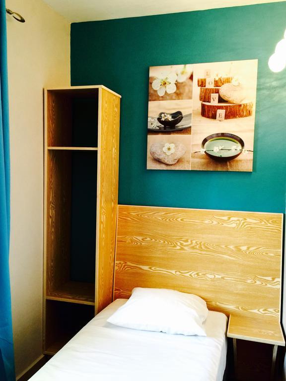 L'Annexe 66 , Saint Denis Centre Ville , A 200 M De La Rue Pietonne , Du Petit Marche Et Du Leader Price , Sur Une Rue Calme, Parking Gratuit Sur La Rue Bilik gambar
