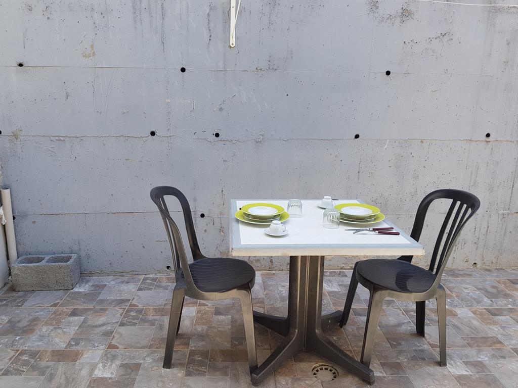 L'Annexe 66 , Saint Denis Centre Ville , A 200 M De La Rue Pietonne , Du Petit Marche Et Du Leader Price , Sur Une Rue Calme, Parking Gratuit Sur La Rue Luaran gambar