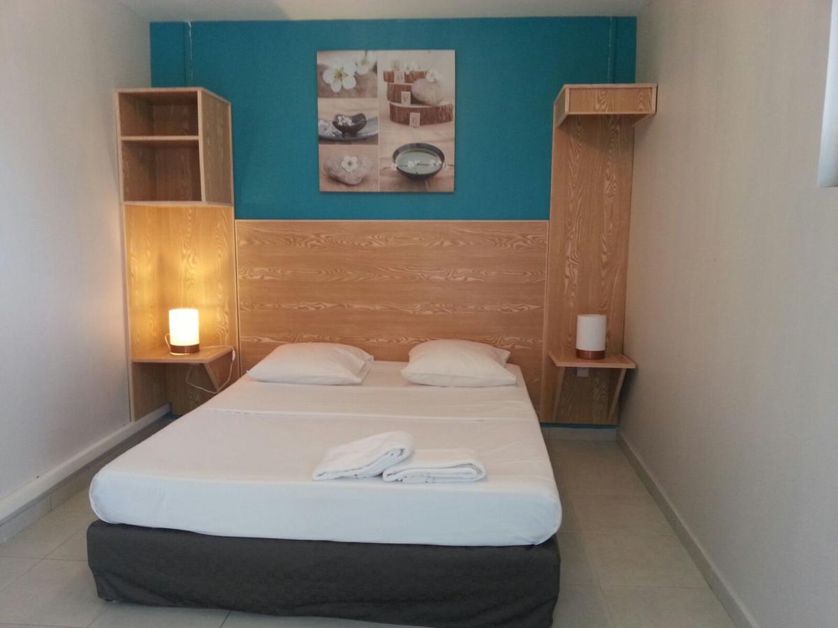 L'Annexe 66 , Saint Denis Centre Ville , A 200 M De La Rue Pietonne , Du Petit Marche Et Du Leader Price , Sur Une Rue Calme, Parking Gratuit Sur La Rue Luaran gambar